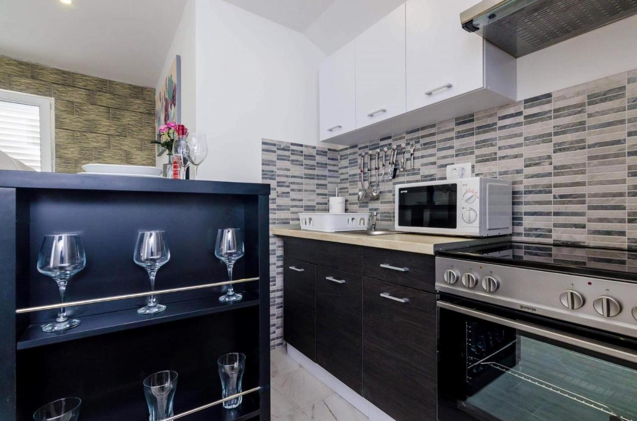 Apartamento Monica *